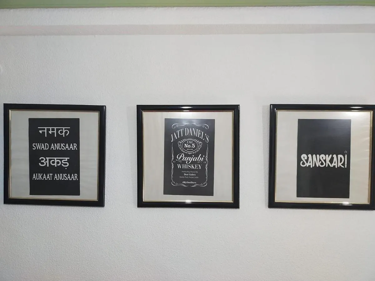 An Indian Bollywood Sevilla Experience - For Families, Couples & Business Trips Apartment