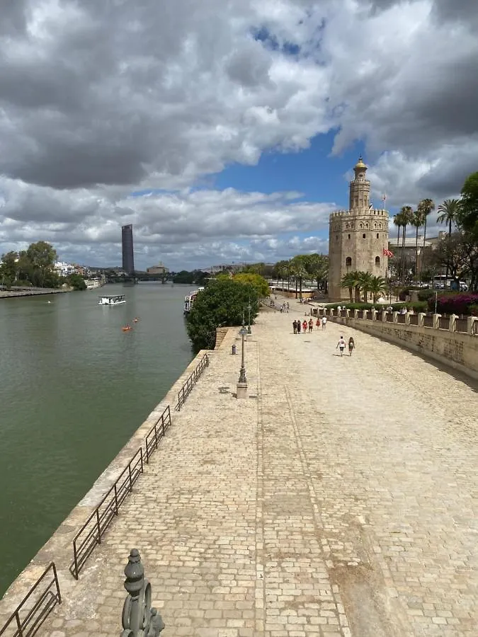 Apartment An Indian Bollywood Sevilla Experience - For Families, Couples & Business Trips